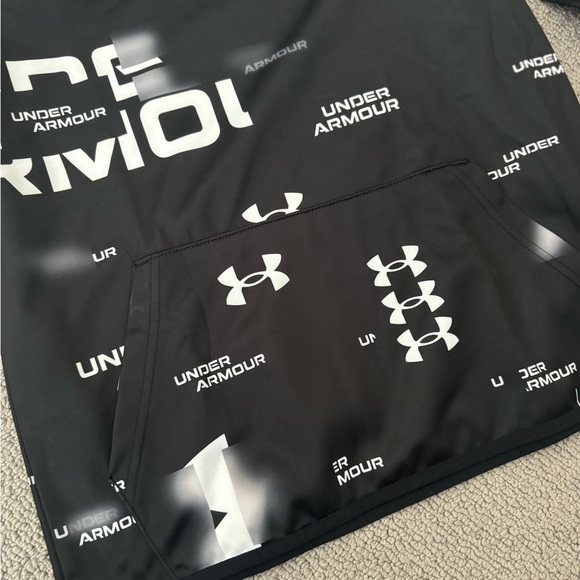 NWT Boys Under Armour Hooded Sweatshirt,  Size Large - Picture 3 of 5